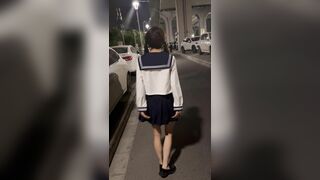 Em gái 2k5 cosplay vạch váy khoe vú lồn cực dâm nơi công cộng