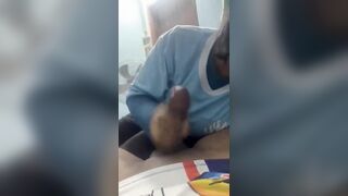 Mẹ vợ bú mút con cặc của con rể dâm đãng kích thích