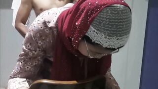 Dạy mẹ vợ bú cu đoggy trên ghê rên la dâm đãng p1