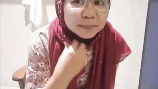 Dạy mẹ vợ bú cu đoggy trên ghê rên la dâm đãng p2