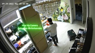 Hack Camera Phòng Thay Đồ Vợ Dâm Dáng Ngon