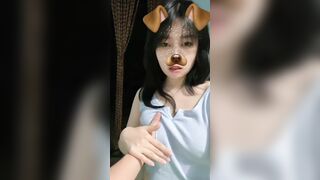 Tuy xài AI để thỏa mãn nhưng bạn nữ ở ngoài vẫn múp trong video
