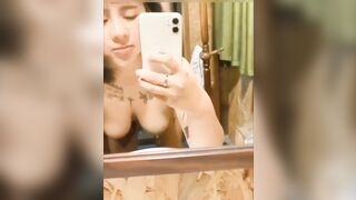 Em gái xăm hình dữ dội yêu đương cực hấp dẫn