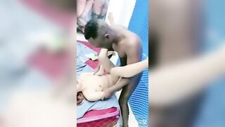 Cuộc sống của cô gái trong khu tự trị cam 🍊mệt mỏi vẫn phải làm máy địt cho phi đen