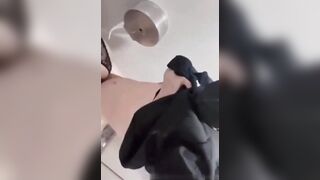 Đi xem phim, Mà em ăn mặc Sexy khiêu dâm Vào WC Some djt nhau sướng tê lồn quay vd p2