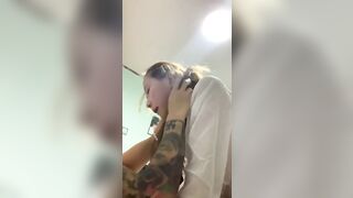 bóp cổ móc lồn em cún cái hư hỏng