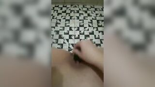 Dưa chuột bé còn không tha bé đang học trường quốc tế rất cần ah giúp bé nứng ạ