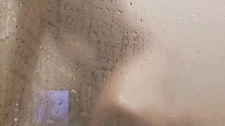 Lớn rồi sống thoáng đi mấy A. Chat sex mà hỏi gia phả bà nội em cũng không dám khai..
