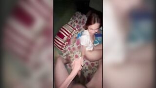 E dâu ngủ xinh xắn,hở cả ngực,a ck ko tự chủ leo lên mà nện vô lồn em nó