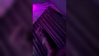 em Như Quỳnh đang hot hòn họt facebook - bay lắc xả đồ