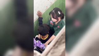 Đụ nhau trong nhà vệ sinh cực nứng:))