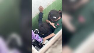 Đụ nhau trong nhà vệ sinh cực nứng:))