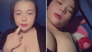 Em gái chubby bím múp nhún nhảy khiến anh phê pha