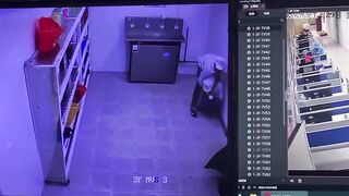 KCN ĐỒNG NAI: Clip hot em gái bị đồng nghiệp sàm sỡ ở Cty nơi làm việc