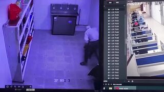KCN ĐỒNG NAI: Clip hot em gái bị đồng nghiệp sàm sỡ ở Cty nơi làm việc