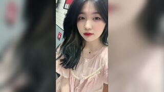 Cô em gái vú to được anh người yêu gạ và nhà nghỉ đụ