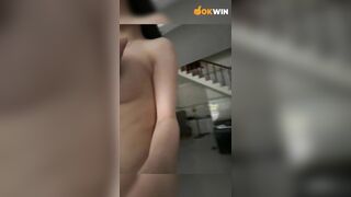 E teen vú bự chủ tiệm spa ế quá nên lên Stripchat live show hàng kiếm thêm p5