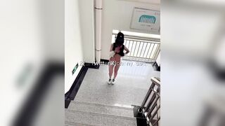 Em Thúy lẻn ra cầu thang vạch bướm cho anh hàng xóm chịch sướng