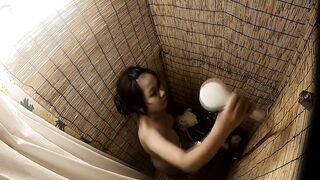 Đi Tiểu Rồi Thủ Dâm Luôn Trong Nhà Vệ Sinh Công Cộng P14