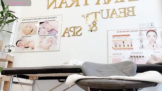 nhân viên SPA nứng lồn thủ dâm luôn tại quán - phần 16