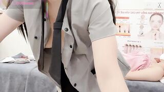 nhân viên SPA nứng lồn thủ dâm luôn tại quán - phần 20