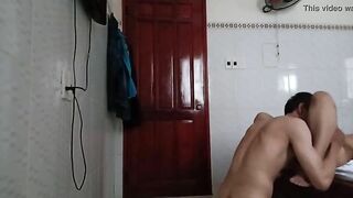 Vừa ngủ dậy đã phải bú lồn cho sướng