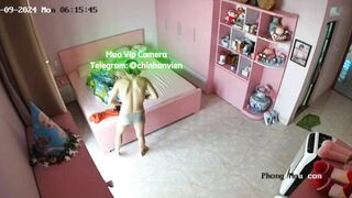 Hack Camera Phòng Ngủ Máy Bay Dâm Đãng Thay Đồ