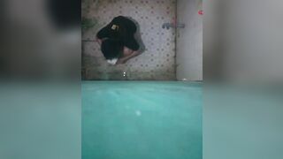 Quay lén em hàng xóm mới lớn