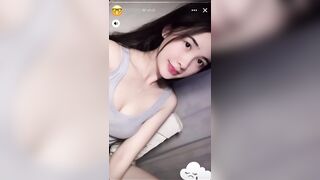 vú to không anh em?
