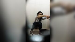 Ngintip di toilet spbu jilid 1