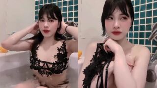 Clip hot tuyệt phẩm với nàng da trắng như ngọc