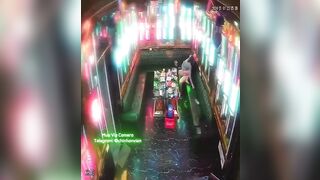 Hack Camera Chơi Em Tiếp Viên Tại Phòng Karaoke