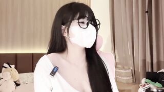 ban ngày em làm idol tiktok tối về em lên đồ live sex - phần 28