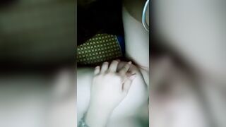 Em gái thính bõm vú