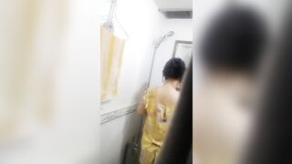 Quay clip em gái thay đồ