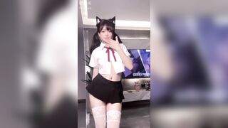 E teen thích cosplay nhảy nude trên nền nhạc tiktok p2