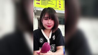 Em người yêu giúp sục bắn tinh