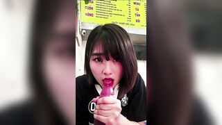 Em người yêu giúp sục bắn tinh