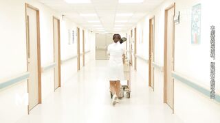 Bị phát hiện khi cô y tá lén lút quan hệ với 1 người khác,cái giá phải trả