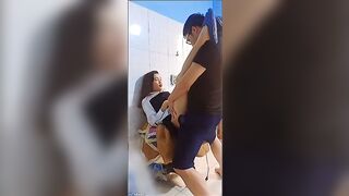 Đụ chị hàng xóm đang nấu ăn chồng đi làm xa