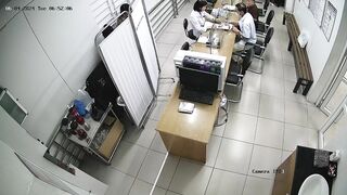 Kiên nhẫn và tinh mắt dò cam thì lâu lâu cũng gặp vài cảnh xịt máu mũi