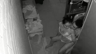 Hack cam chị dâu em chồng lén lút khi có cơ hội tâm sự tìm cách duy trì mối quan hệ