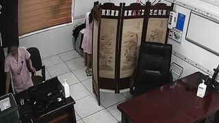 Hack cam các y tá thay đồ trong bệnh viện