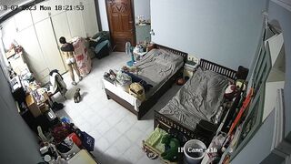 Hack cam em học sinh múi mít thay đồ