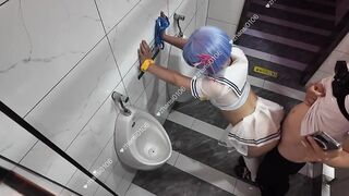 Em Trang 2k6 cosplay Rem lẻn vào WC nam BÚ CU bạn trai SƯỚNG tê lồn