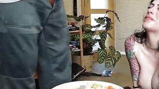 Gái dâm bú mút con cặc khủng lồ dâm đãng kích thích siêu dâm