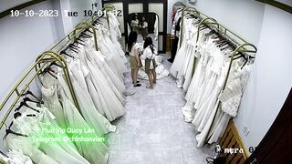 Hack Camera Phòng Thay Đồ Tiệm Váy Cưới