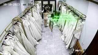 Hack Camera Phòng Thay Đồ Tiệm Váy Cưới
