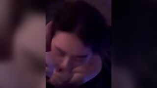 Đi bar được em gái lạ bú mút nhiệt tình,em nó vừa bú vừa sục sướng vãi