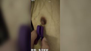 Loli Lovetyjj nổi tiếng Douyin bên Trung lộ clip làm bồn chứa tinh cho bạn trai